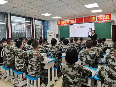 科学规划人生，点亮未来梦想‖沙河市实验中学生涯规划课开课啦