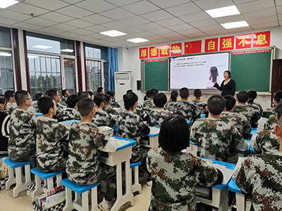 科学规划人生，点亮未来梦想‖沙河市实验中学生涯规划课开课啦